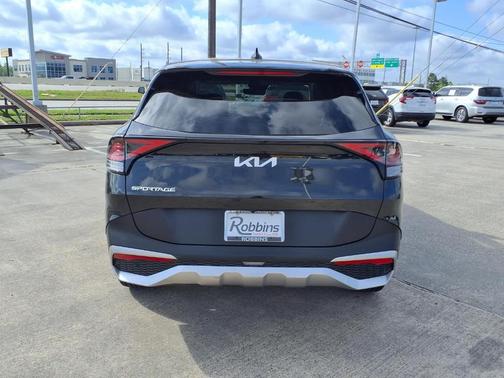 Fusion Orange 2024 Kia Sportage LX