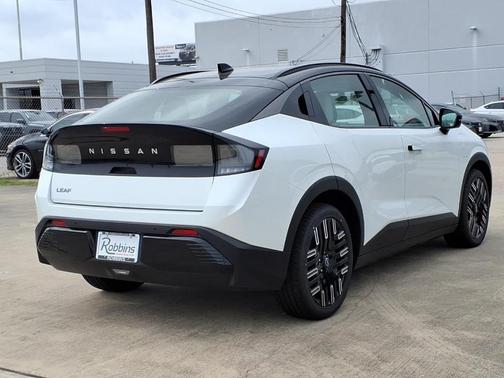 White / Black 2026 Nissan Leaf PLATINUM+