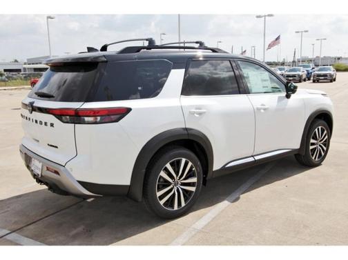 2025 Nissan Pathfinder Platinum