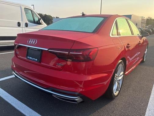 2024 Audi A4 45 S line quattro Premium