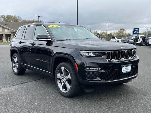Black 2023 Jeep Grand Cherokee Limited