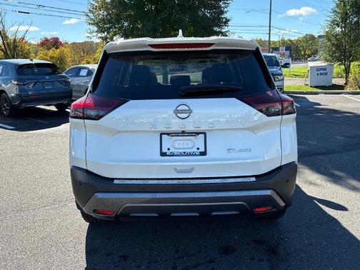 White 2023 Nissan Rogue SL
