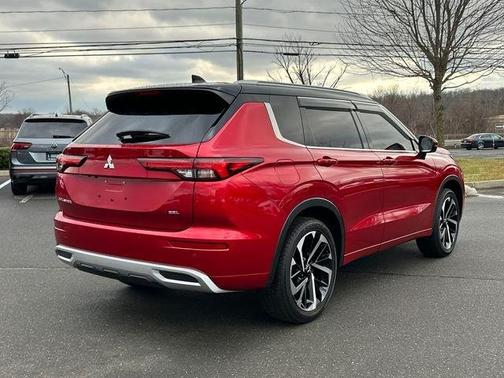 2024 Mitsubishi Outlander SEL Platinum Edition
