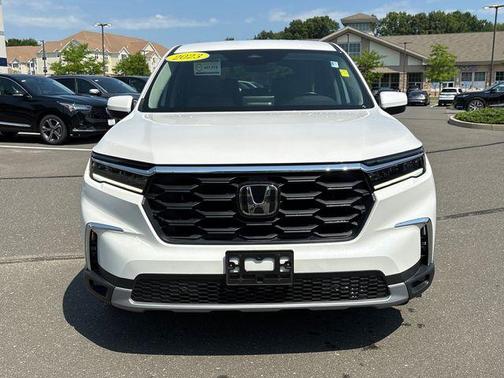 White 2023 Honda Pilot EX-L 8-Passenger