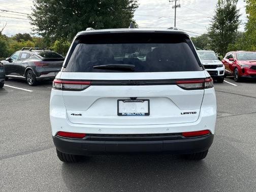 White 2023 Jeep Grand Cherokee Limited