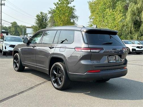 2022 Jeep Grand Cherokee L Laredo