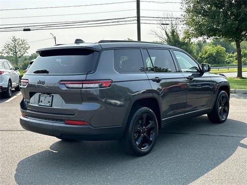 2022 Jeep Grand Cherokee L Laredo