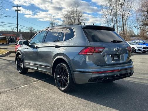 2022 Volkswagen Tiguan 2.0T SE R-Line Black
