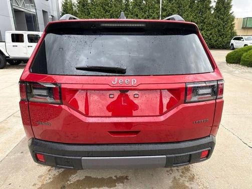 Red Hot Pearlcoat 2026 Jeep Cherokee Laredo