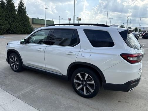 2023 Honda Pilot Touring