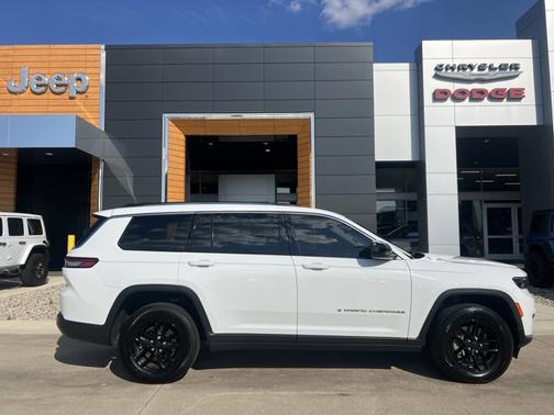 2023 Jeep Grand Cherokee L Laredo