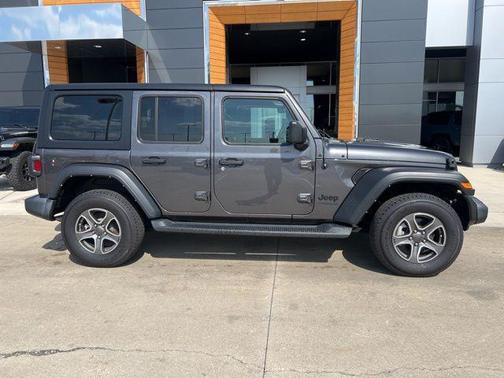 Granite Crystal Metallic Clearcoat 2022 Jeep Wrangler Unlimited Sport