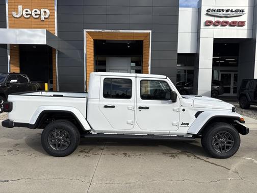 2026 Jeep Gladiator Sport S