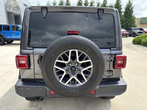 2025 Jeep Wrangler Sahara