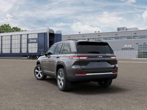Baltic Gray Metallic Clearcoat 2026 Jeep Grand Cherokee Limited