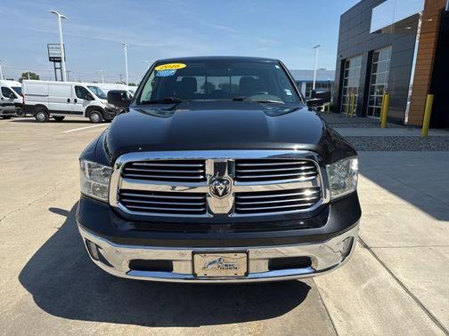 Brilliant Black Crystal Pearlcoat 2016 RAM 1500 Big Horn