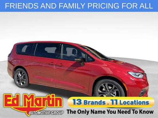 Red Hot Pearlcoat 2026 Chrysler Pacifica L