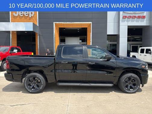 Diamond Black Crystal Pearlcoat 2026 RAM 1500 Express