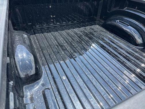 Diamond Black Crystal Pearlcoat 2026 RAM 1500 Express