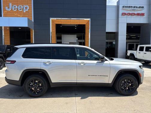Silver Zynith 2026 Jeep Grand Cherokee L Altitude