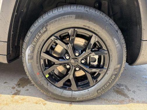 Silver Zynith 2026 Jeep Grand Cherokee L Altitude