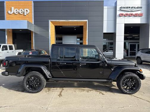 2025 Jeep Gladiator Nighthawk