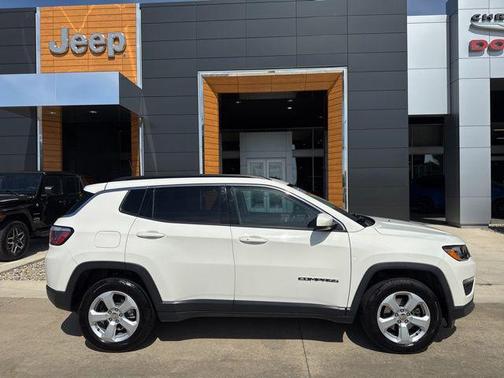 White Clearcoat 2018 Jeep Compass Latitude