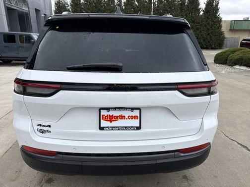 2026 Jeep Grand Cherokee Altitude