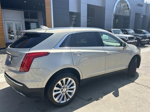 2017 Cadillac XT5 Platinum AWD