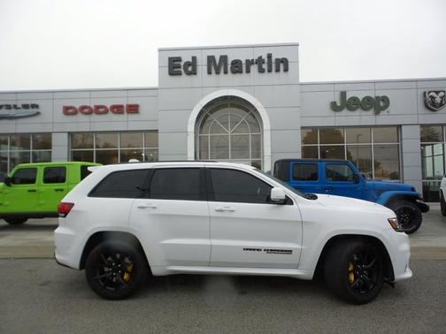 Photo 4 of 35 of 2020 Jeep Grand Cherokee Trackhawk