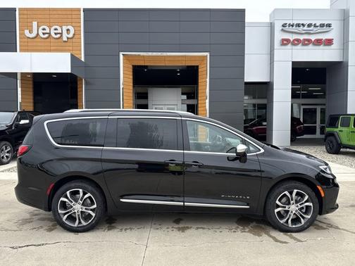 2025 Chrysler Pacifica Pinnacle