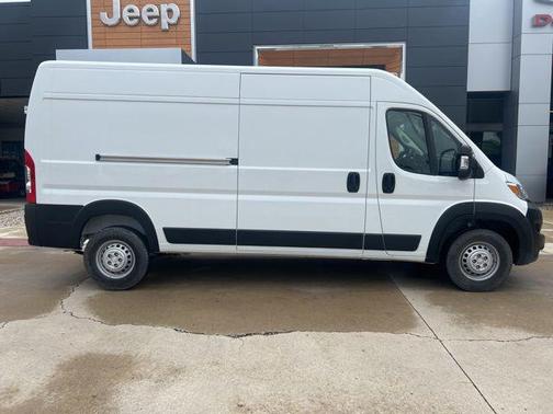 Bright White Clearcoat 2025 RAM ProMaster 2500 Tradesman