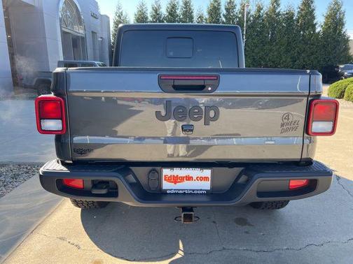 Granite Crystal Metallic Clearcoat 2023 Jeep Gladiator Willys 4x4