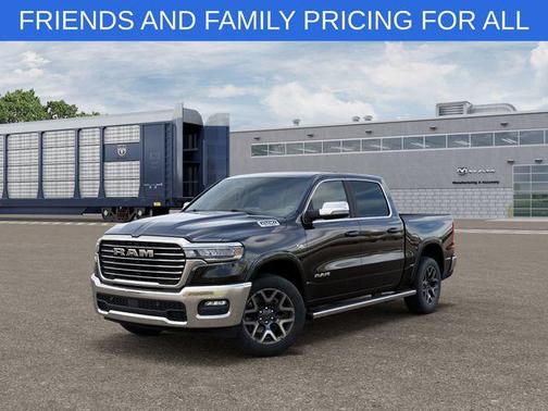 Diamond Black Crystal Pearlcoat 2026 RAM 1500 Laramie