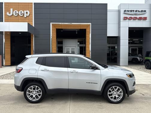 2024 Jeep Compass Latitude Lux