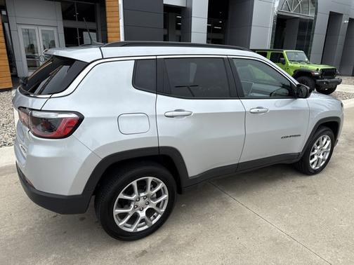 2024 Jeep Compass Latitude Lux