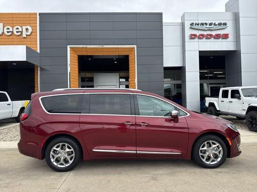 Velvet Red Pearlcoat 2019 Chrysler Pacifica Limited