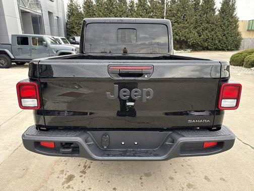 2026 Jeep Gladiator Sahara