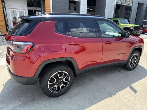 2025 Jeep Compass Trailhawk