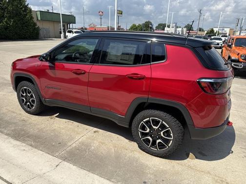 2025 Jeep Compass Trailhawk
