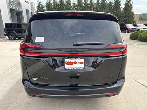 2026 Chrysler Pacifica Limited