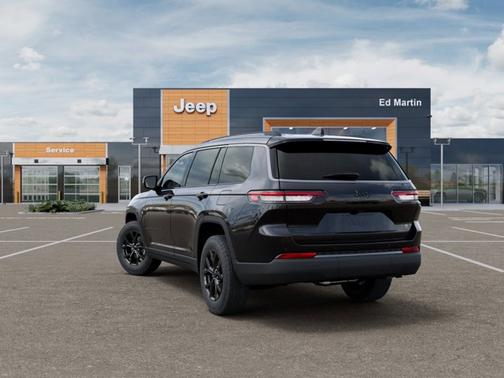 Diamond Black Crystal Pearlcoat 2026 Jeep Grand Cherokee L Altitude