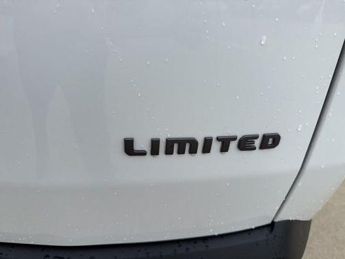 Bright White Clearcoat 2026 Jeep Cherokee Limited