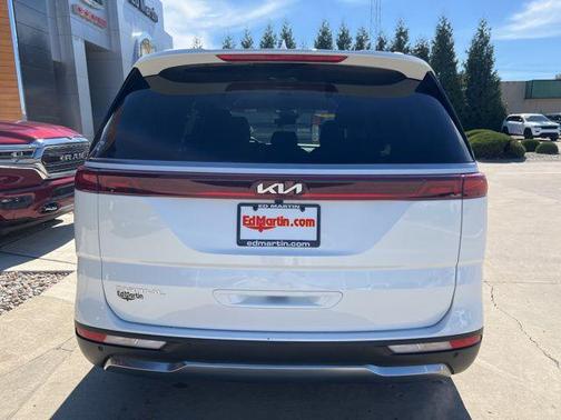 2024 Kia Carnival SX