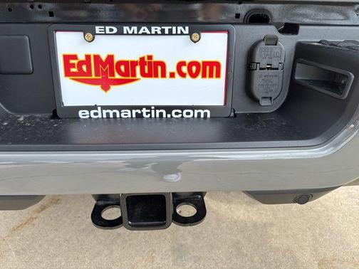 Ceramic Gray Clearcoat 2026 RAM 2500 Black Express Crew Cab 4x4 6'4' Box