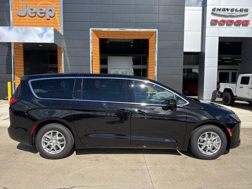 Diamond 2027 Chrysler Pacifica L