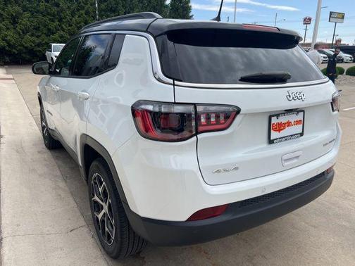 Bright White Clearcoat 2024 Jeep Compass Limited