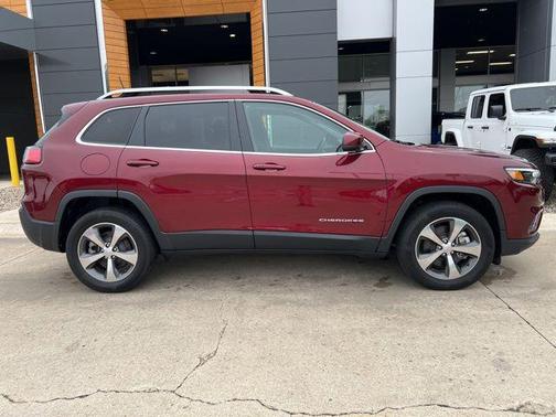 Velvet Red Pearlcoat 2019 Jeep Cherokee Limited