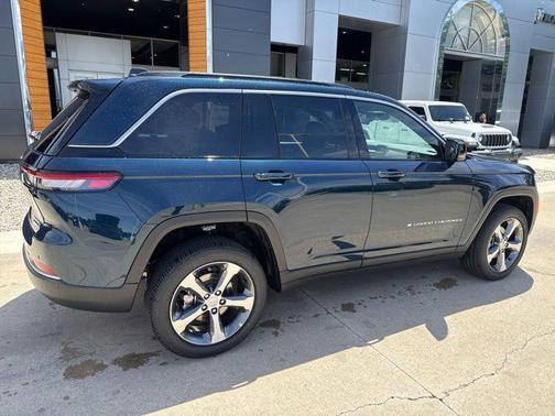 Fathom Blue Pearlcoat 2026 Jeep Grand Cherokee Limited
