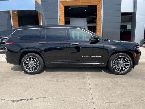 Diamond Black 2024 Jeep Grand Cherokee L Summit Reserve